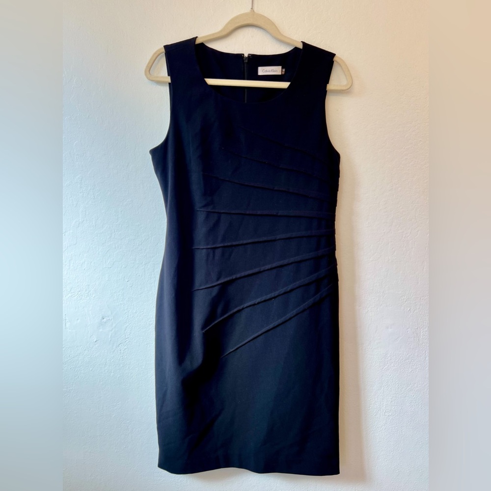 Calvin Klein Sunburst Sheath Dress Women's Size 8 Black Sleeveless Cocktail